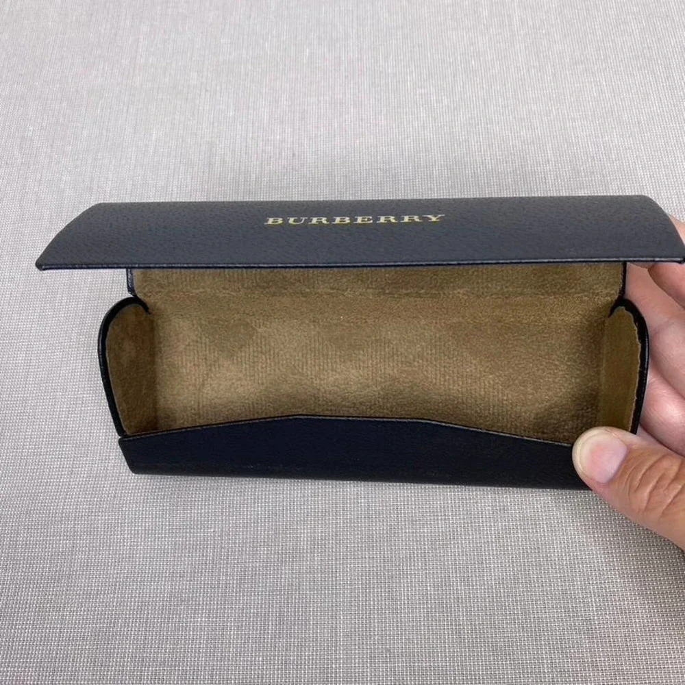 Burberry glass case‎